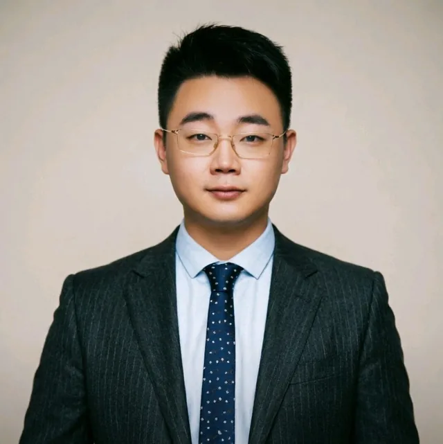 余总 · CEO（首席执行官）